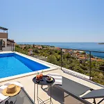Ruba Villa *