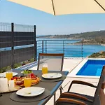 Ruba Villa *